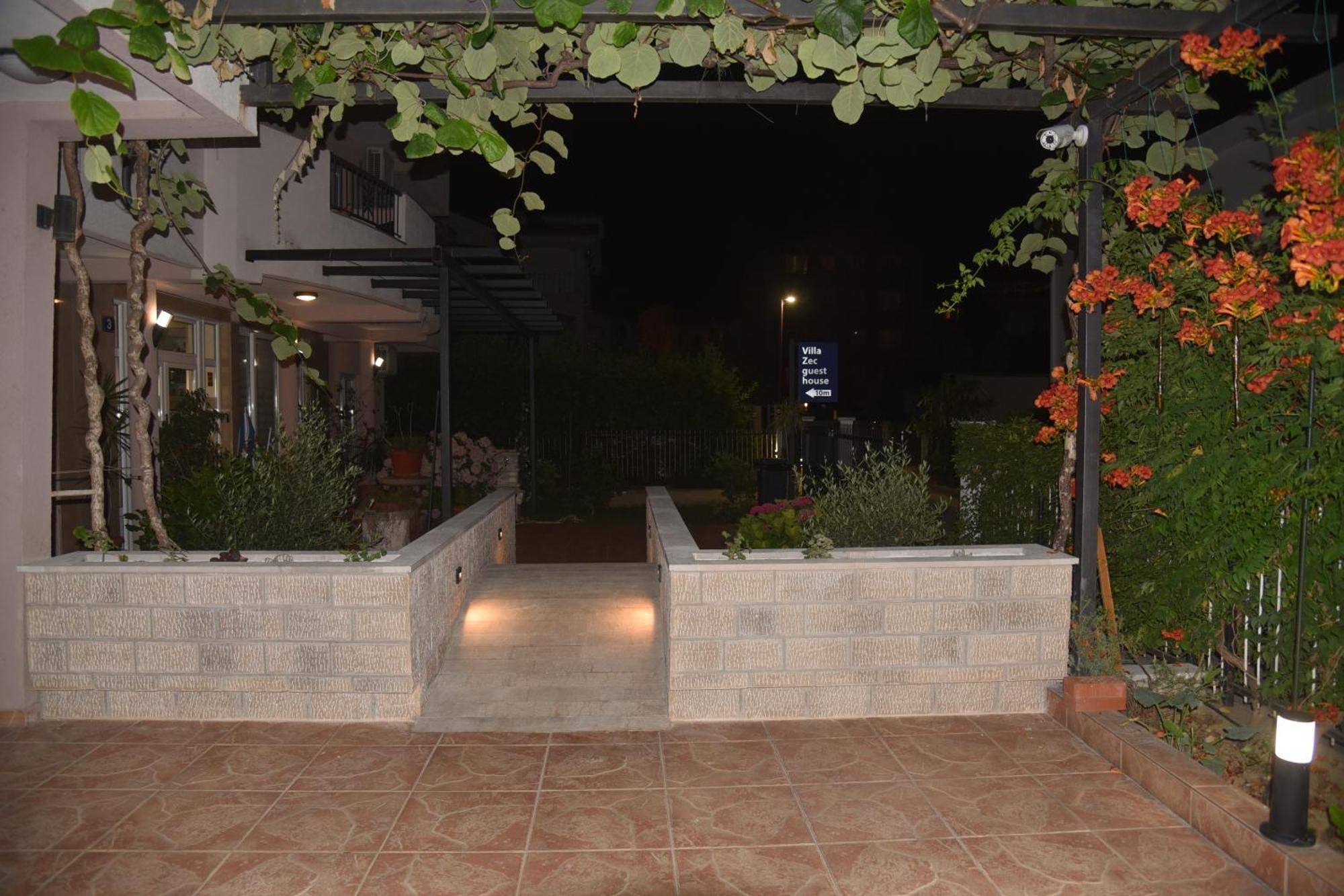 Guest House Zec Budva Exterior photo