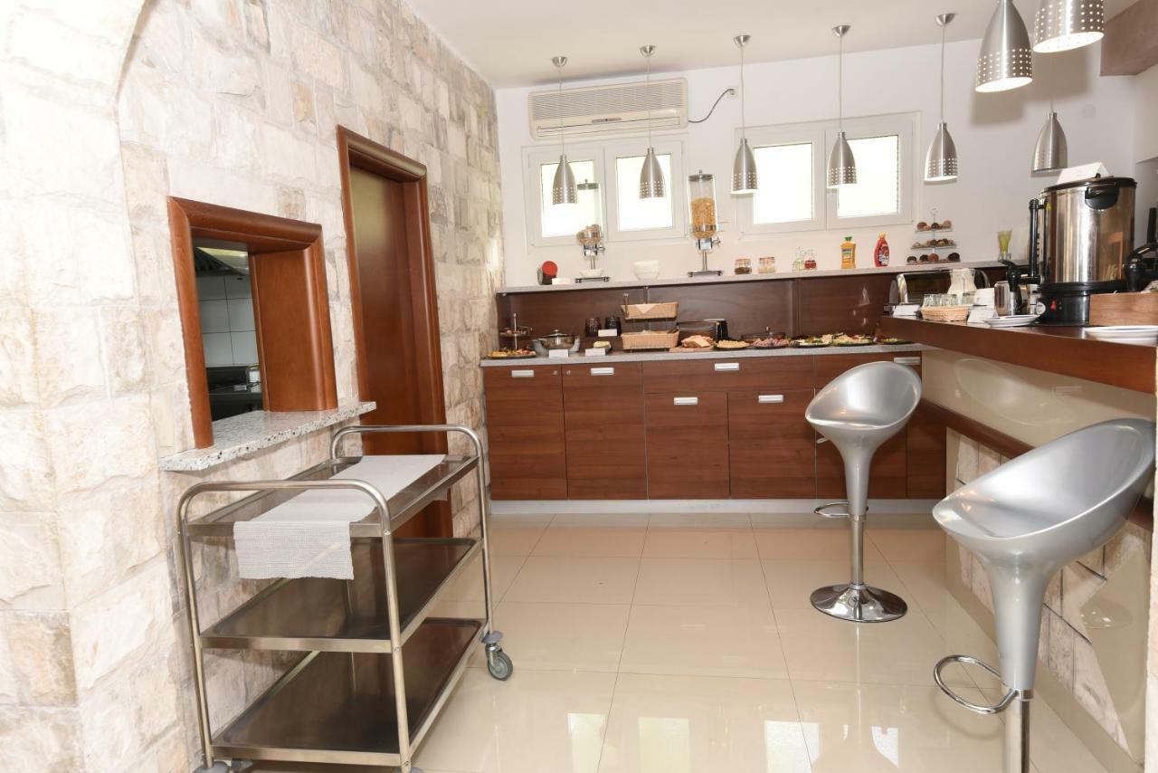 Guest House Zec Budva Exterior photo