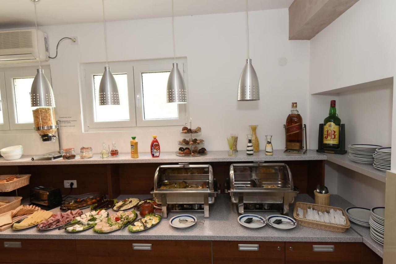 Guest House Zec Budva Exterior photo