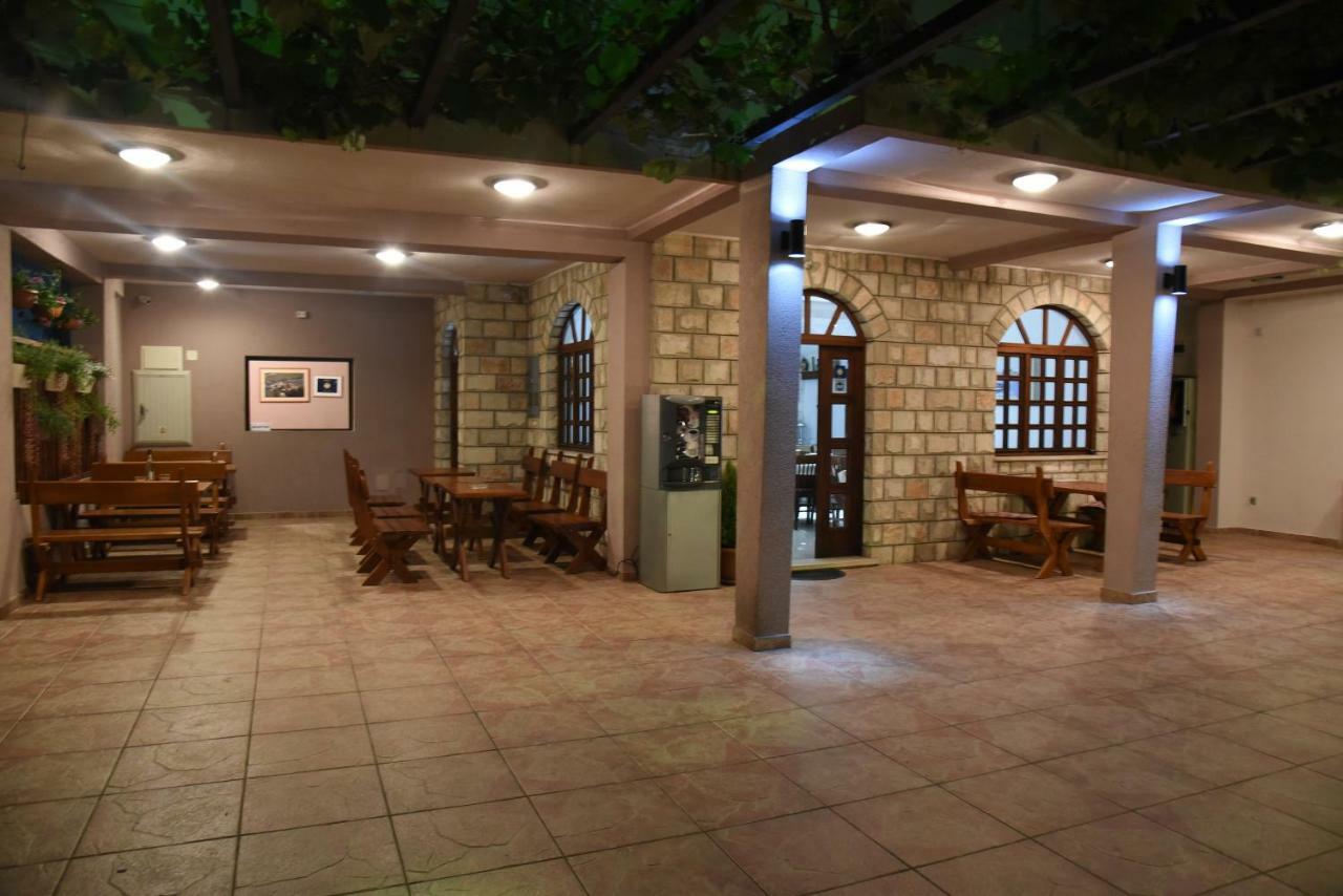 Guest House Zec Budva Exterior photo
