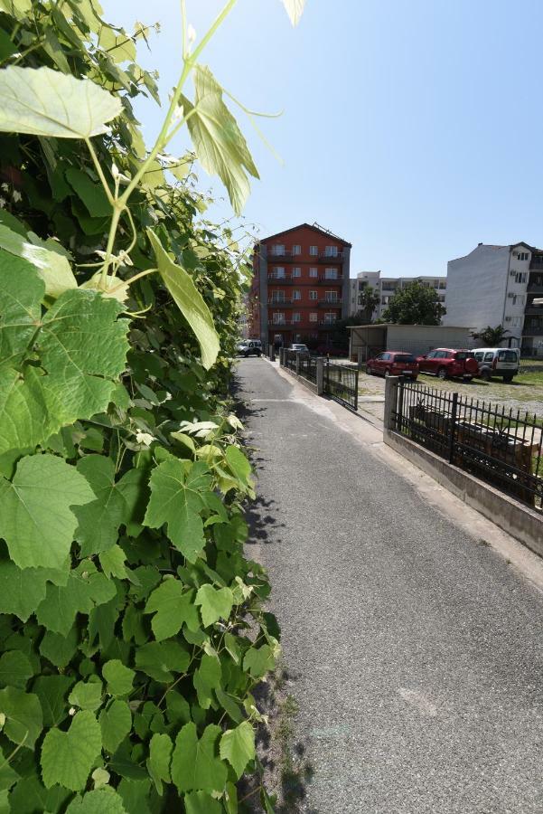 Guest House Zec Budva Exterior photo