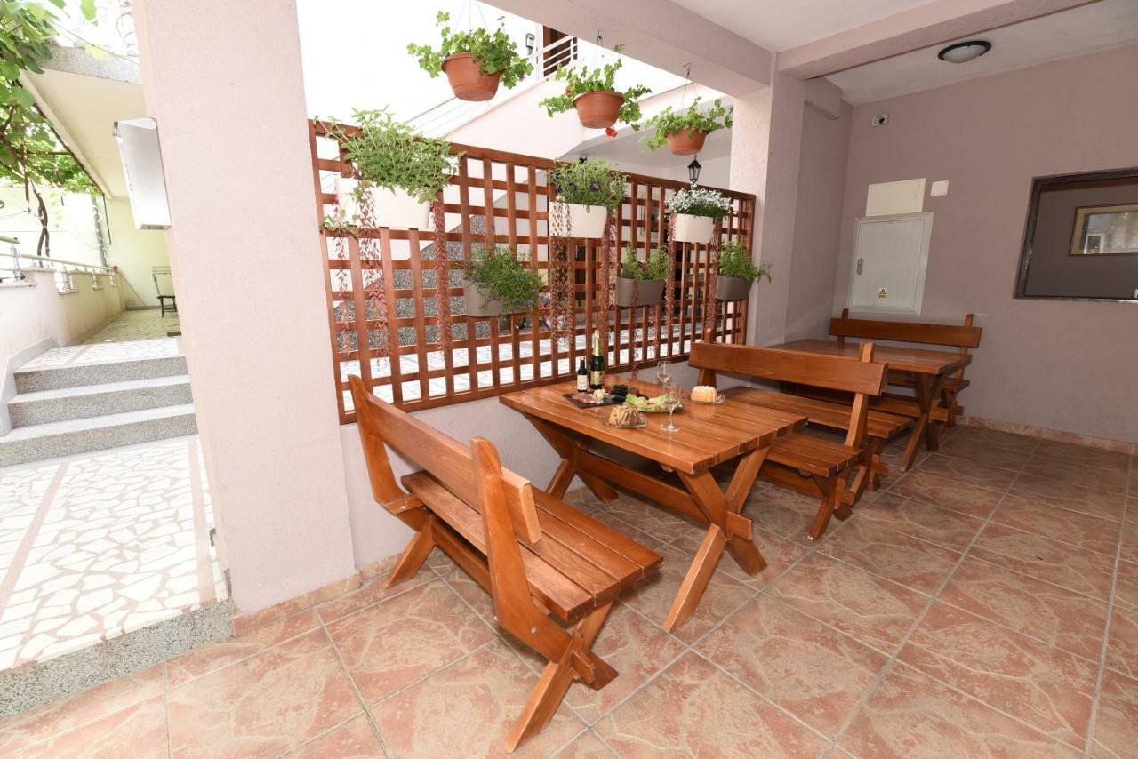 Guest House Zec Budva Exterior photo